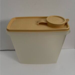 Tupperware Cereal Keeper Storage Container 469-20